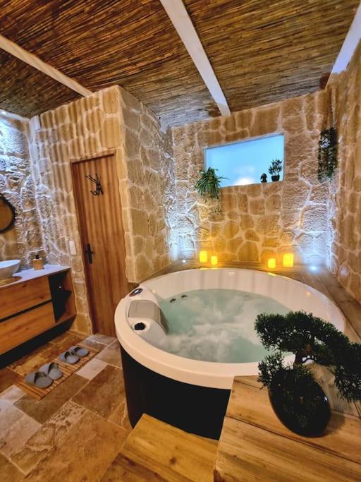 Les Spas De La Mer, Suite & Spa, Love Room, Plein Coeur Du Grau Le Grau-du-Roi Bagian luar foto