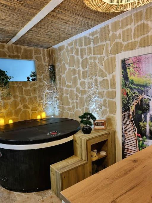Les Spas De La Mer, Suite & Spa, Love Room, Plein Coeur Du Grau Le Grau-du-Roi Bagian luar foto